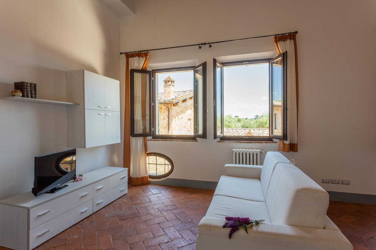 Il Borgo Di Terrensano Aparthotel Siena Exterior photo