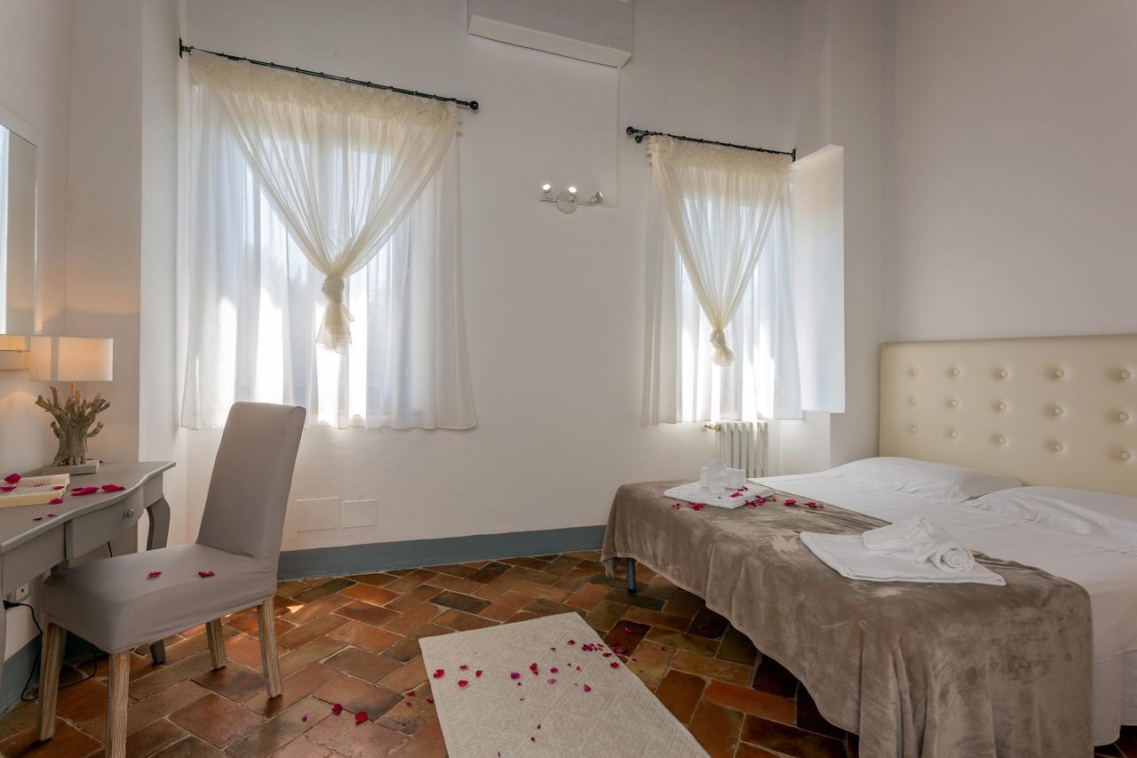 Il Borgo Di Terrensano Aparthotel Siena Exterior photo